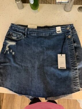 Judy Blue Distressed Skort